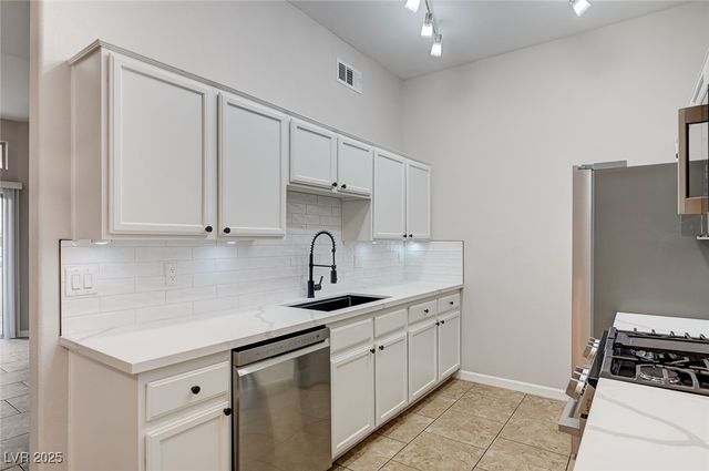 3500 Cactus Shadow Street 104, Las Vegas, NV 89129