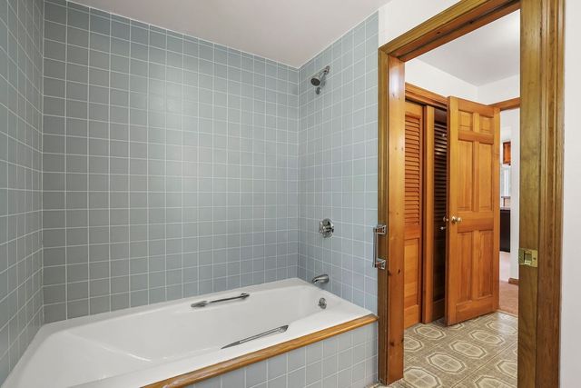 821 W Falmouth Hwy, Falmouth, MA 02540