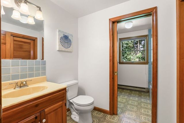 821 W Falmouth Hwy, Falmouth, MA 02540