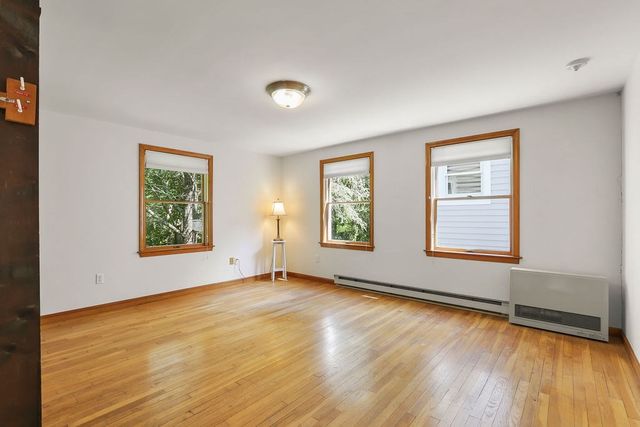 821 W Falmouth Hwy, Falmouth, MA 02540