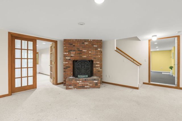 821 W Falmouth Hwy, Falmouth, MA 02540
