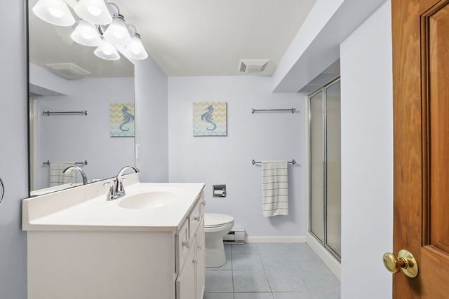 821 W Falmouth Hwy, Falmouth, MA 02540