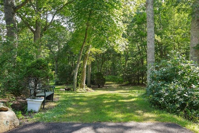 821 W Falmouth Hwy, Falmouth, MA 02540