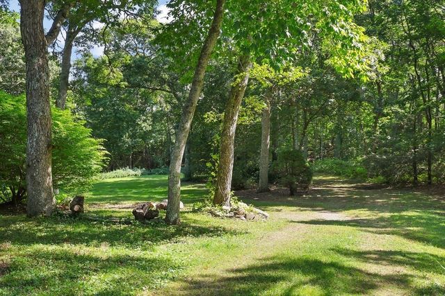821 W Falmouth Hwy, Falmouth, MA 02540