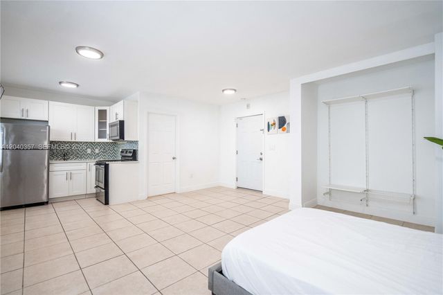 6971 Carlyle Avenue 107, Miami Beach, FL 33141