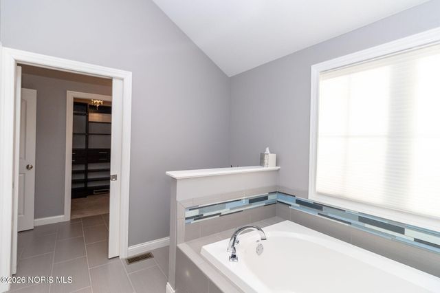 8342 Water Park Drive, Holland, OH 43528