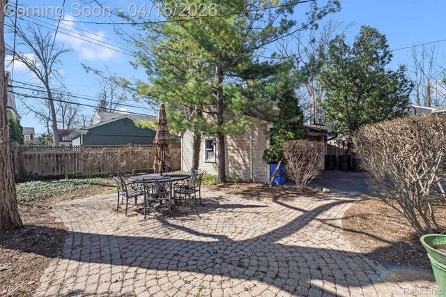 615 Kimberly Street, Birmingham, MI 48009