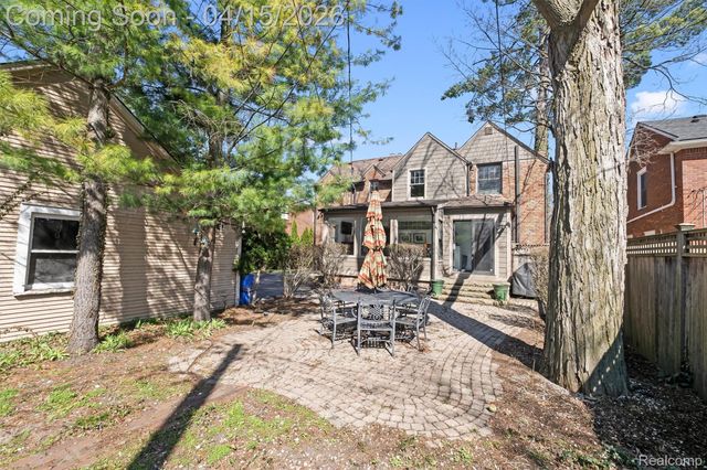 615 Kimberly Street, Birmingham, MI 48009