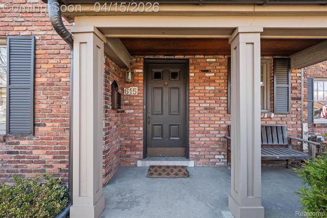 615 Kimberly Street, Birmingham, MI 48009