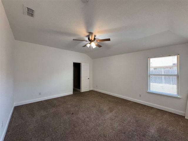 4036 Eric Drive, Heartland, TX 75126