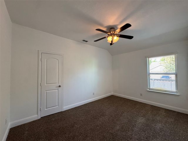 4036 Eric Drive, Heartland, TX 75126