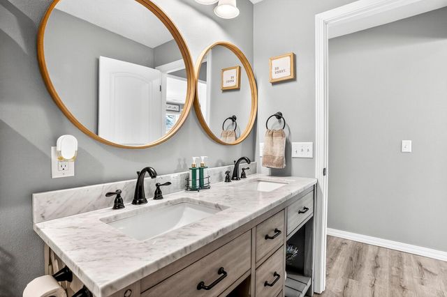 520 S Pine Street, Marshfield, MO 65706