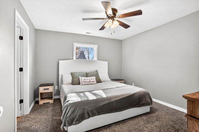 520 S Pine Street, Marshfield, MO 65706