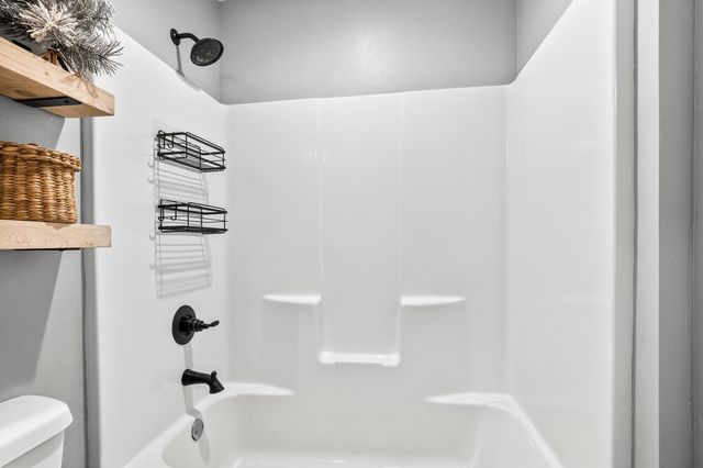 520 S Pine Street, Marshfield, MO 65706