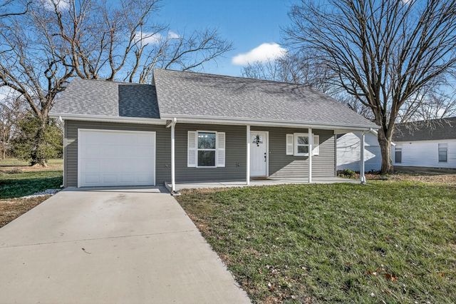 520 S Pine Street, Marshfield, MO 65706