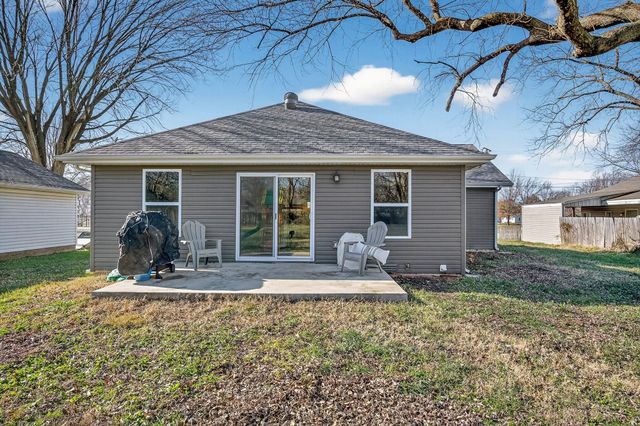 520 S Pine Street, Marshfield, MO 65706