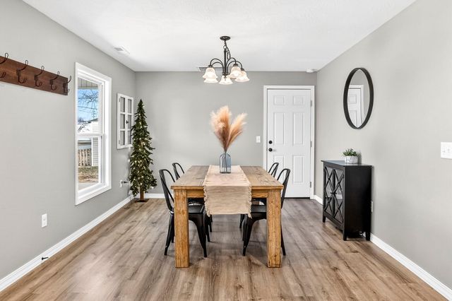 520 S Pine Street, Marshfield, MO 65706