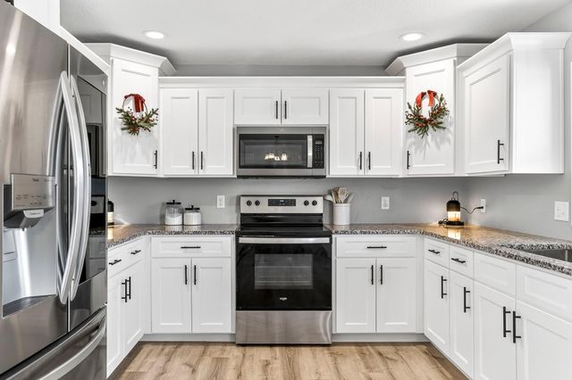 520 S Pine Street, Marshfield, MO 65706