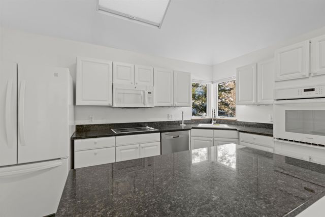 14 Sterling Springs Drive, Hartford, VT 05001