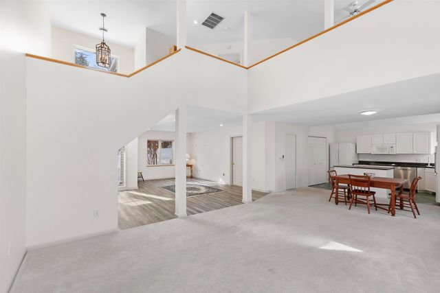 14 Sterling Springs Drive, Hartford, VT 05001