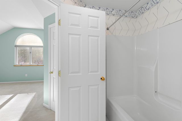 14 Sterling Springs Drive, Hartford, VT 05001