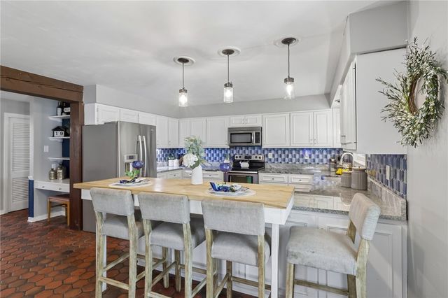 816 Woodland Ave, Oakmont, PA 15139