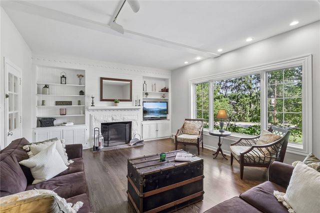 816 Woodland Ave, Oakmont, PA 15139