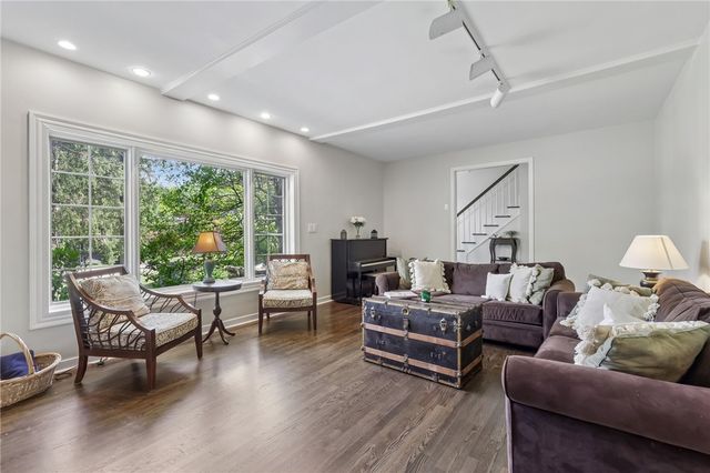 816 Woodland Ave, Oakmont, PA 15139