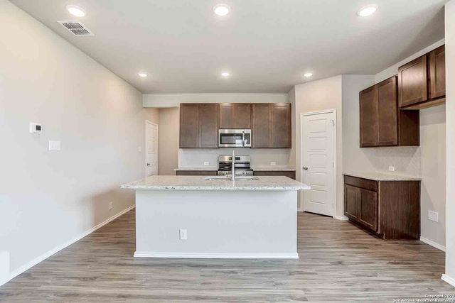 304 Ivy Roads, Seguin, TX 78155