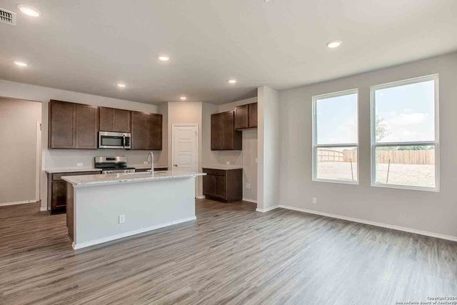304 Ivy Roads, Seguin, TX 78155