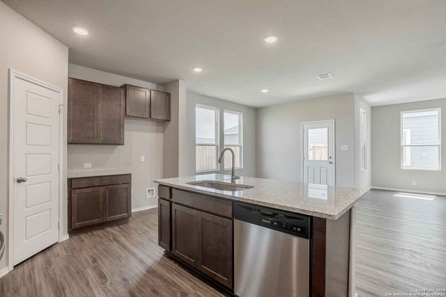304 Ivy Roads, Seguin, TX 78155