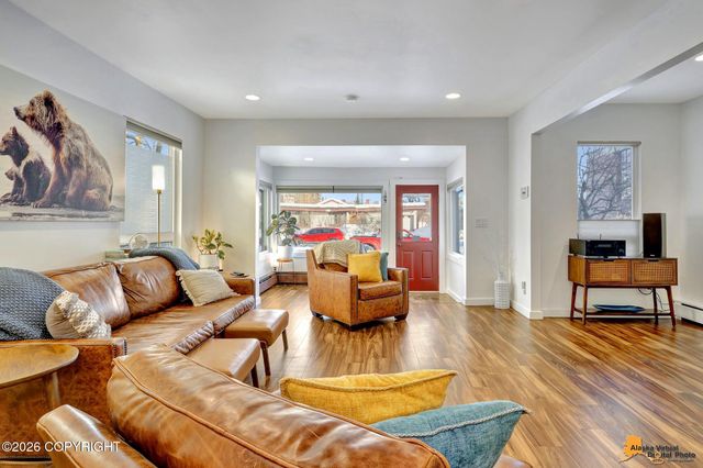 1004 W 11th Avenue, Anchorage, AK 99501