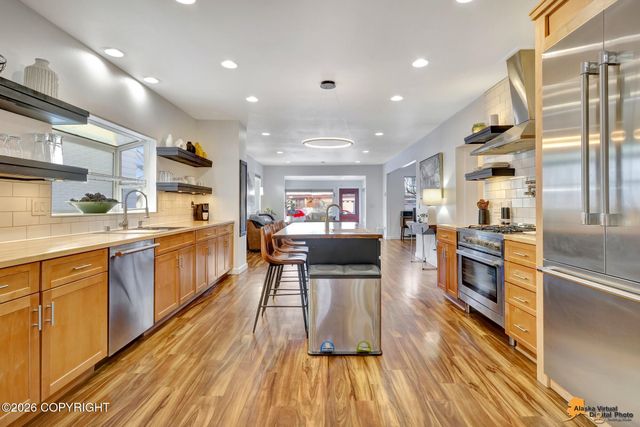 1004 W 11th Avenue, Anchorage, AK 99501