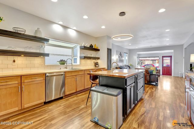 1004 W 11th Avenue, Anchorage, AK 99501