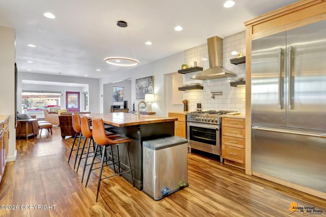 1004 W 11th Avenue, Anchorage, AK 99501