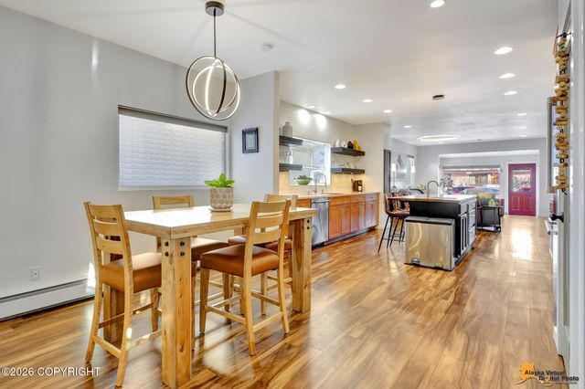 1004 W 11th Avenue, Anchorage, AK 99501