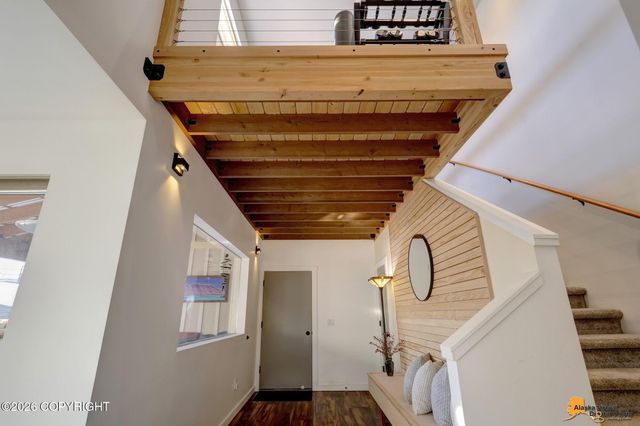 1004 W 11th Avenue, Anchorage, AK 99501