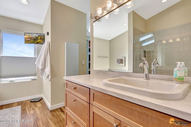 1004 W 11th Avenue, Anchorage, AK 99501