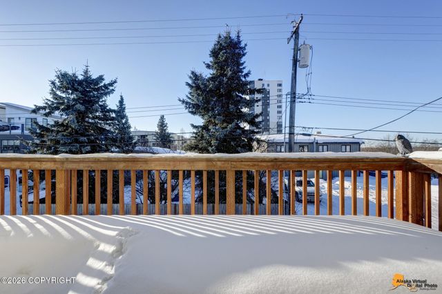 1004 W 11th Avenue, Anchorage, AK 99501