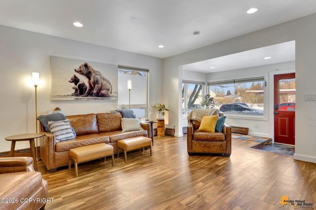 1004 W 11th Avenue, Anchorage, AK 99501