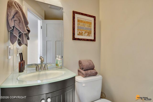 1004 W 11th Avenue, Anchorage, AK 99501