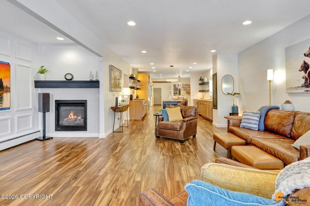 1004 W 11th Avenue, Anchorage, AK 99501