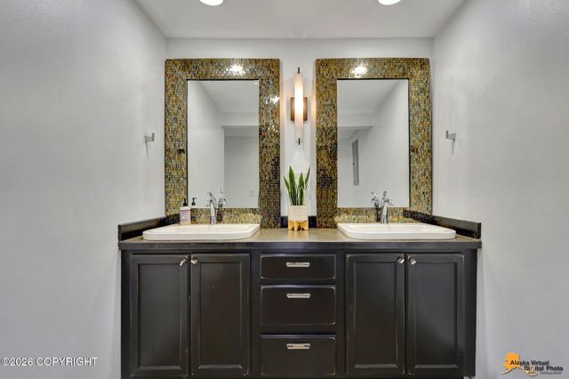 1004 W 11th Avenue, Anchorage, AK 99501