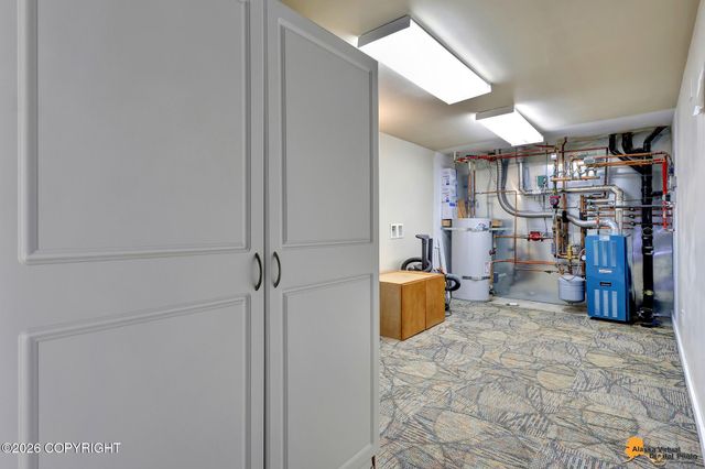 1004 W 11th Avenue, Anchorage, AK 99501