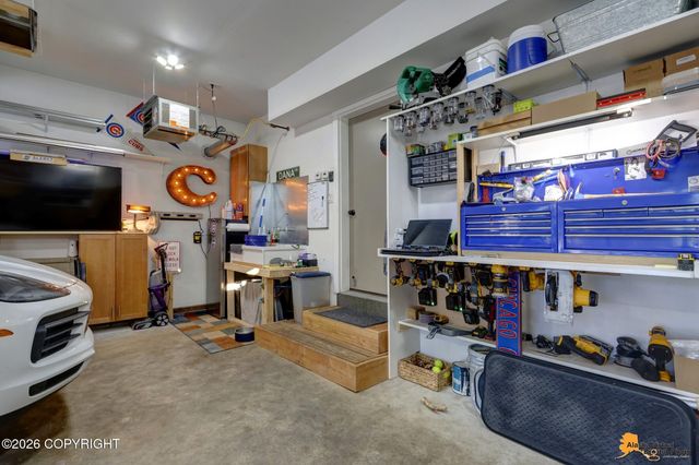 1004 W 11th Avenue, Anchorage, AK 99501