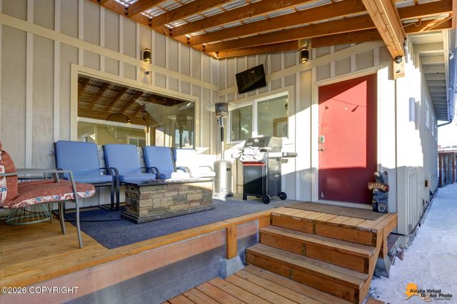 1004 W 11th Avenue, Anchorage, AK 99501