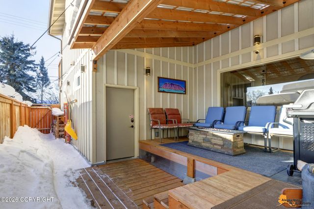 1004 W 11th Avenue, Anchorage, AK 99501