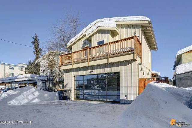 1004 W 11th Avenue, Anchorage, AK 99501