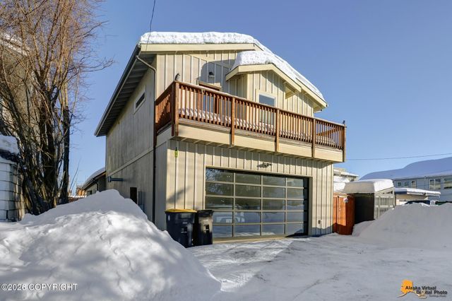 1004 W 11th Avenue, Anchorage, AK 99501