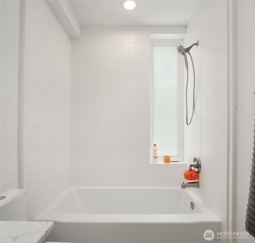 633 13th Avenue E, Seattle, WA 98102